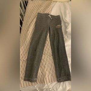 Girls Roots track pants!💕